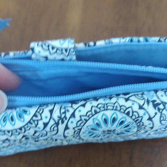 Vera Bradley RFID Smartphone Wristlet - Picture 3 of 8